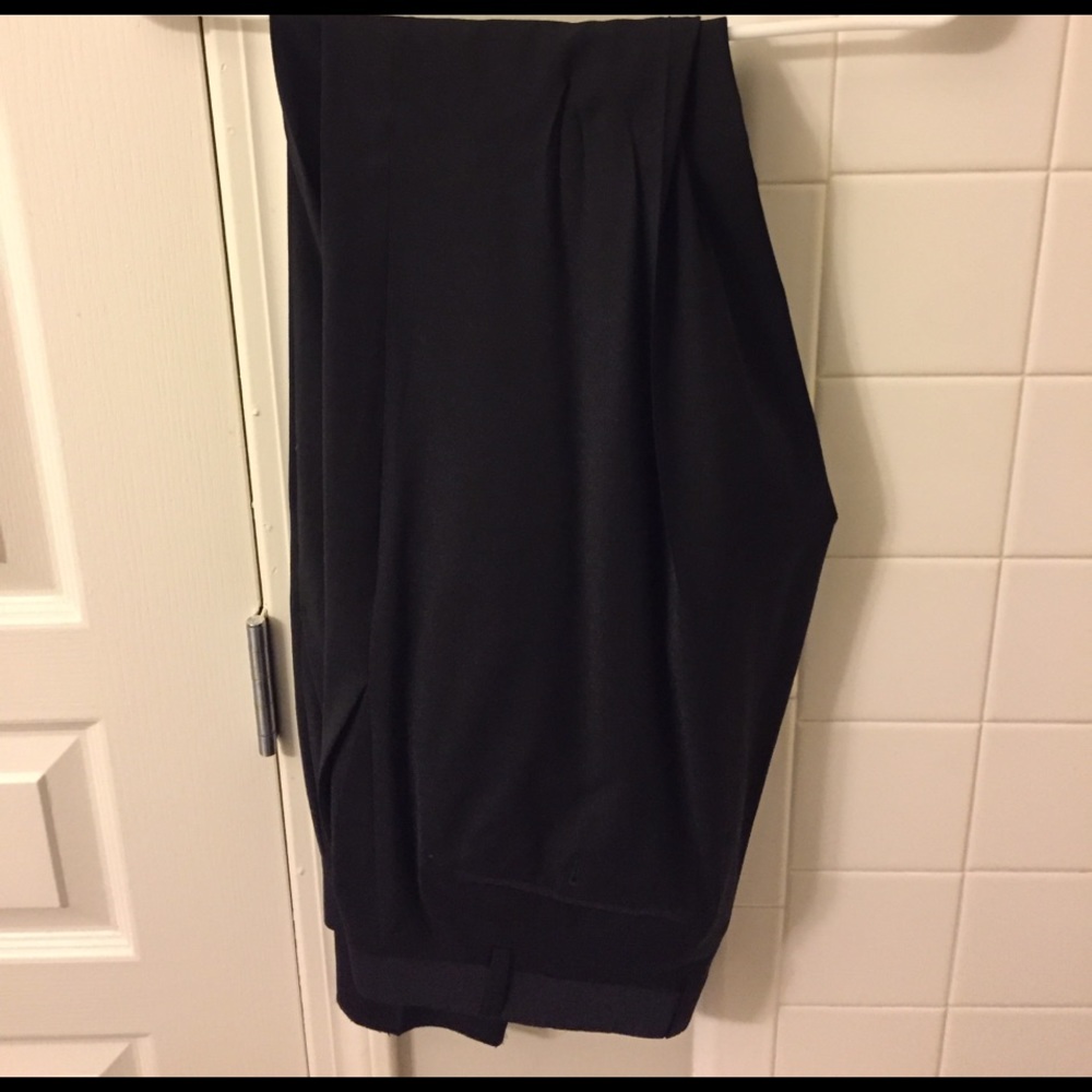 Men's DKNY Suit (no alterations made) - Picture 4 of 4