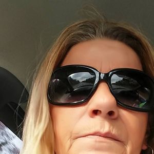 Meet your Posher, Elaine