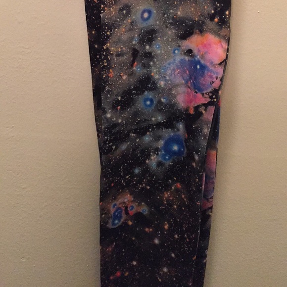 ✨🌛Galaxy Leggings 💕 one size 3-9 - Picture 2 of 3