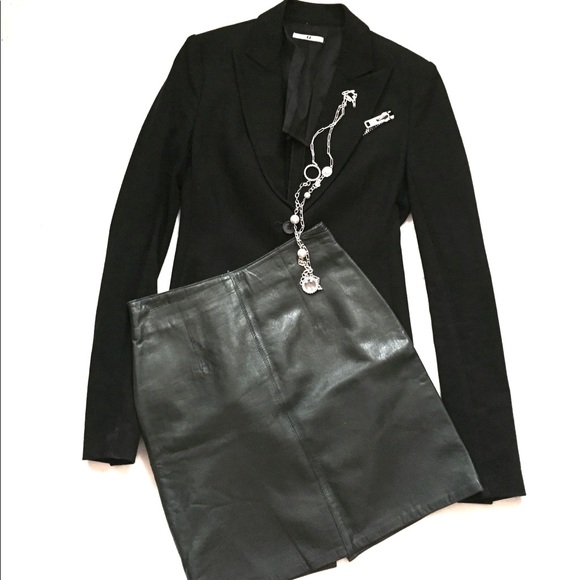 Ilsli Black Zipper Blazer - Picture 4 of 8