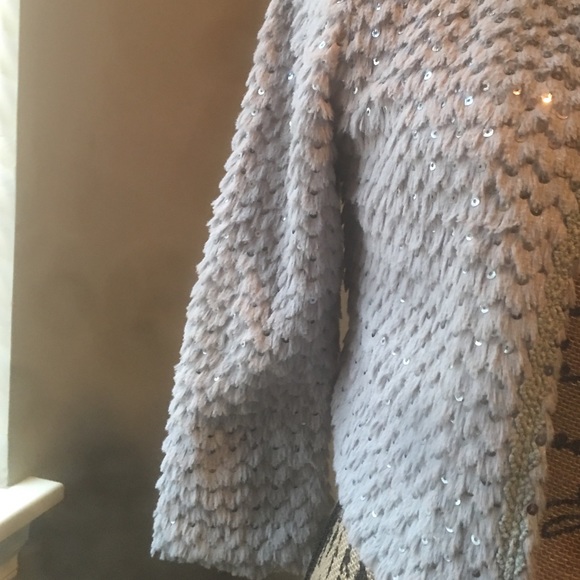 Shrug - Picture 3 of 4