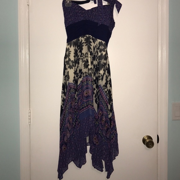 Flowy Halter Dress - Picture 1 of 4