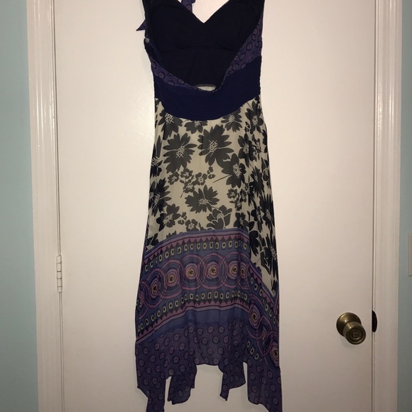 Flowy Halter Dress - Picture 3 of 4