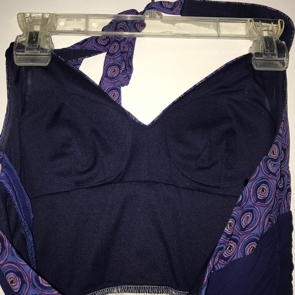 Flowy Halter Dress - Picture 4 of 4