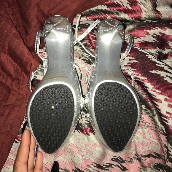 Heels - Picture 2 of 3