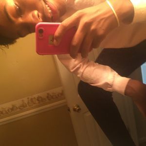 Meet your Posher, Damani