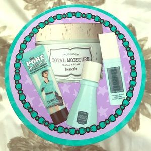 Benefit lotion gift set