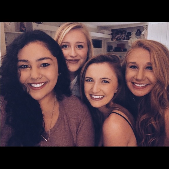 Meet your Posher, Carly