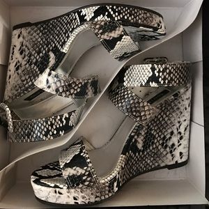 White House Black Market Wellington Wedge Size 7.5