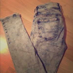 American Eagle "Tye-Dye" wash skinny jeans