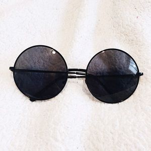 Oversized circle sunglasses