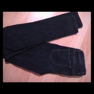 Dark wash American Eagle skinny Jeans!