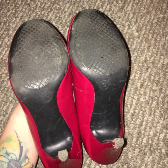 Heels - Picture 3 of 3