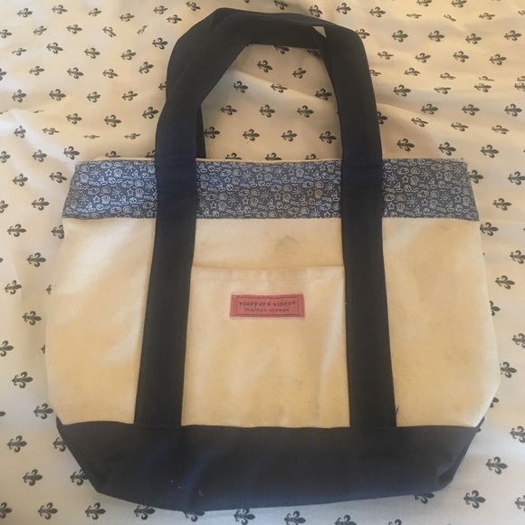 Vineyard Vines totebag!