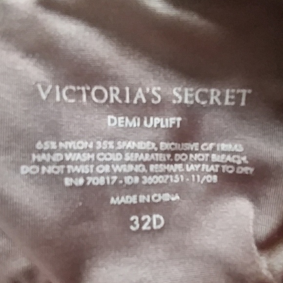 Victoria's Secret Biofit, 32D - Picture 3 of 3