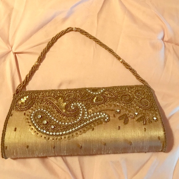 Cocktail purse in gold