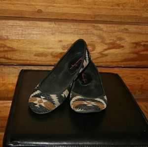 American Rag Shoes - Aztec Flats / 9 American Rag Shoes - Aztec Flats / 9