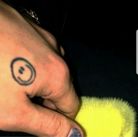 Meet your Posher, Thismaterialgirl - Picture 3 of 3