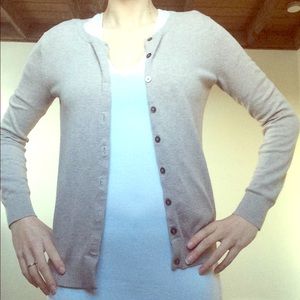 ✨WILL BE DONATING- MAKE A OFFER ✨Old navy cardigan
