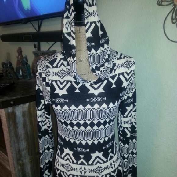 Hooded long sleeve print dress l