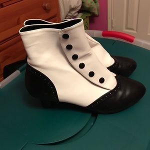 Spectator spat boots