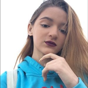 Meet your Posher, Dana