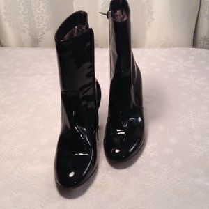 Aquatalia Italian patent leather ankle boots