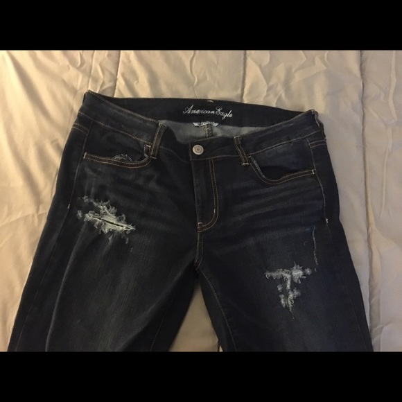 AMERICAN EAGLE DISTRESSED JEGGINGS