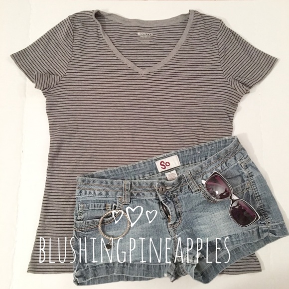 Merona Tops - Merona Black and Gray T Shirt