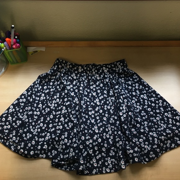 Cotton On Floral print skater skirt - Picture 1 of 2