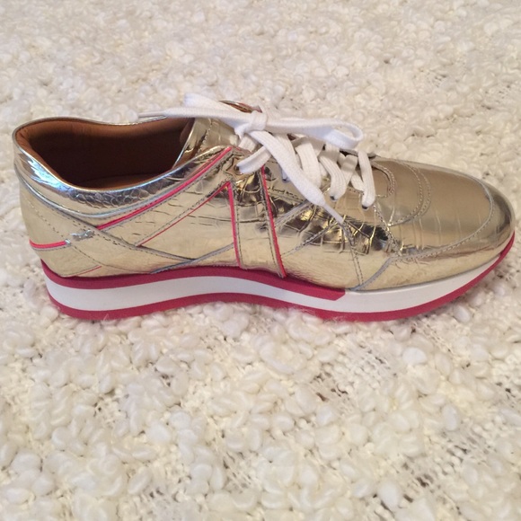 Super cute Jimmy Choo sneaker!! - Picture 2 of 4