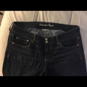 AMERICAN EAGLE JEANS