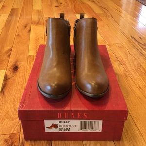 NEW! Dunes chestnut brown boot size 8.5