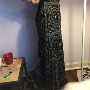 Black-and-white paisley forever 21 skirt