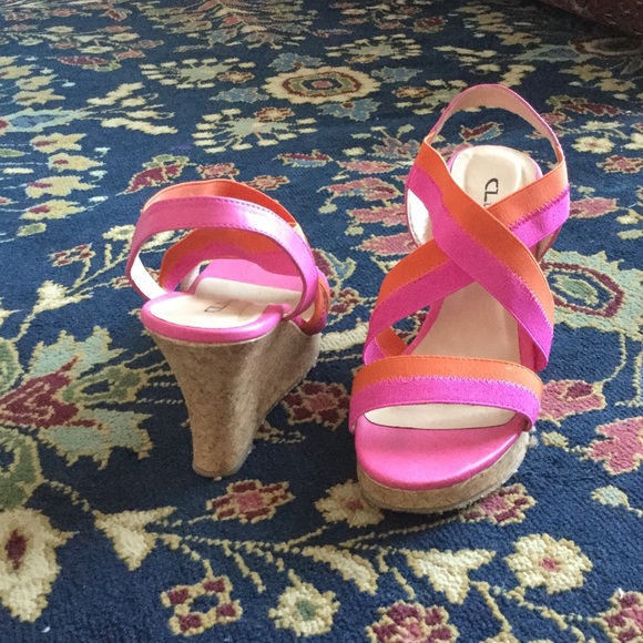 Chinese Laundry Platforms - Picture 2 of 4