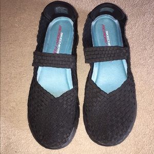 BRAND NEW, NEVER WORN Skechers- woman's sz10
