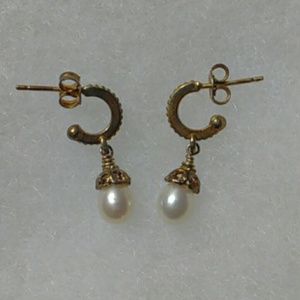 Gorgeous earrings handmade-Colonial Williamsburg