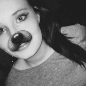 Meet your Posher, Simone