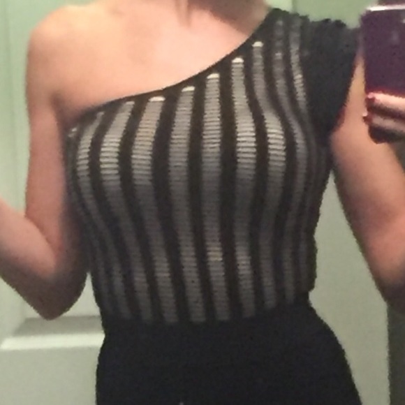 Black Bebe top size SM