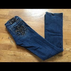 Miss me fleur de lis jeans!
