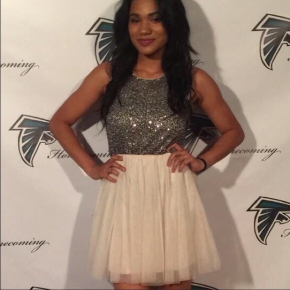 Formal Dress - Picture 1 of 2