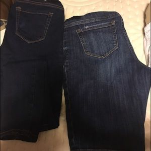 Maternity clothes all small and xtra small.