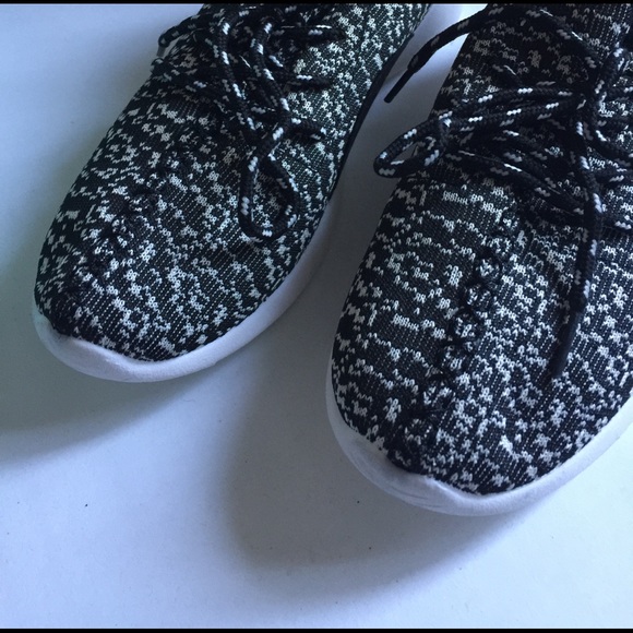 🆕KIRBY comfy shoes - BLACK - Picture 3 of 3