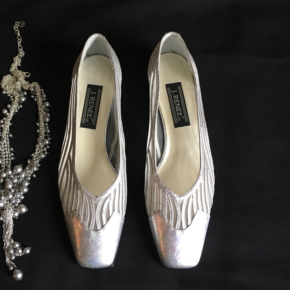 J.Reneé - Metallic Silver Pumps - 9M
