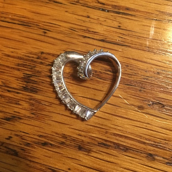 Silver colored heart pendant