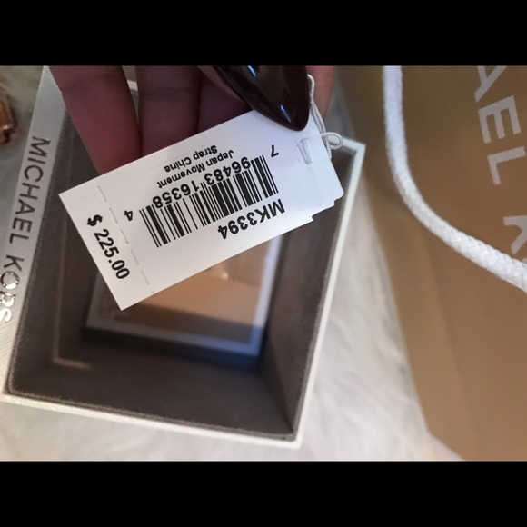 Brand New Michael Kors Watch Rose Gold - Picture 4 of 4