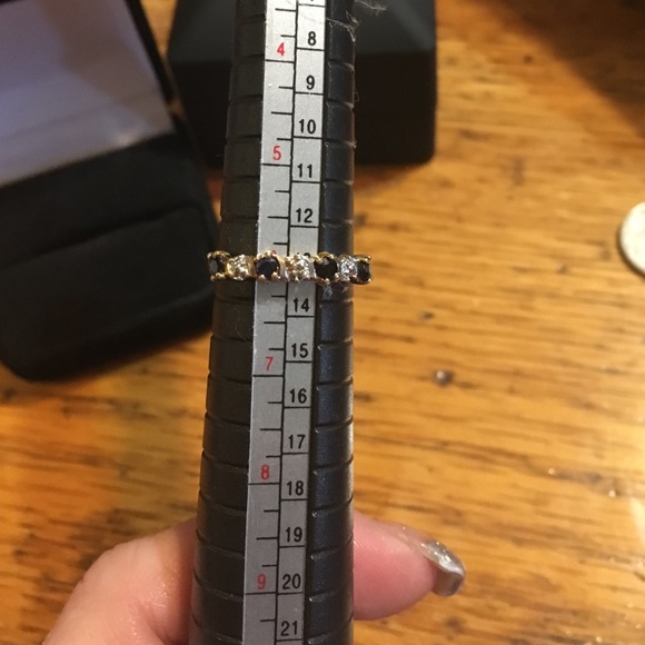 Ring diamond and sapphire