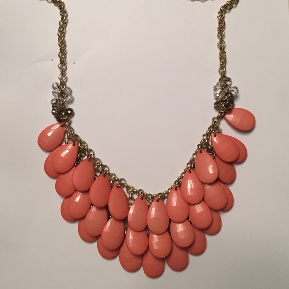 Pink accent necklace