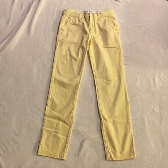 Pastel yellow Aeropostale stretch jeans!