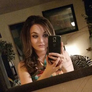 Meet your Posher, Alexis